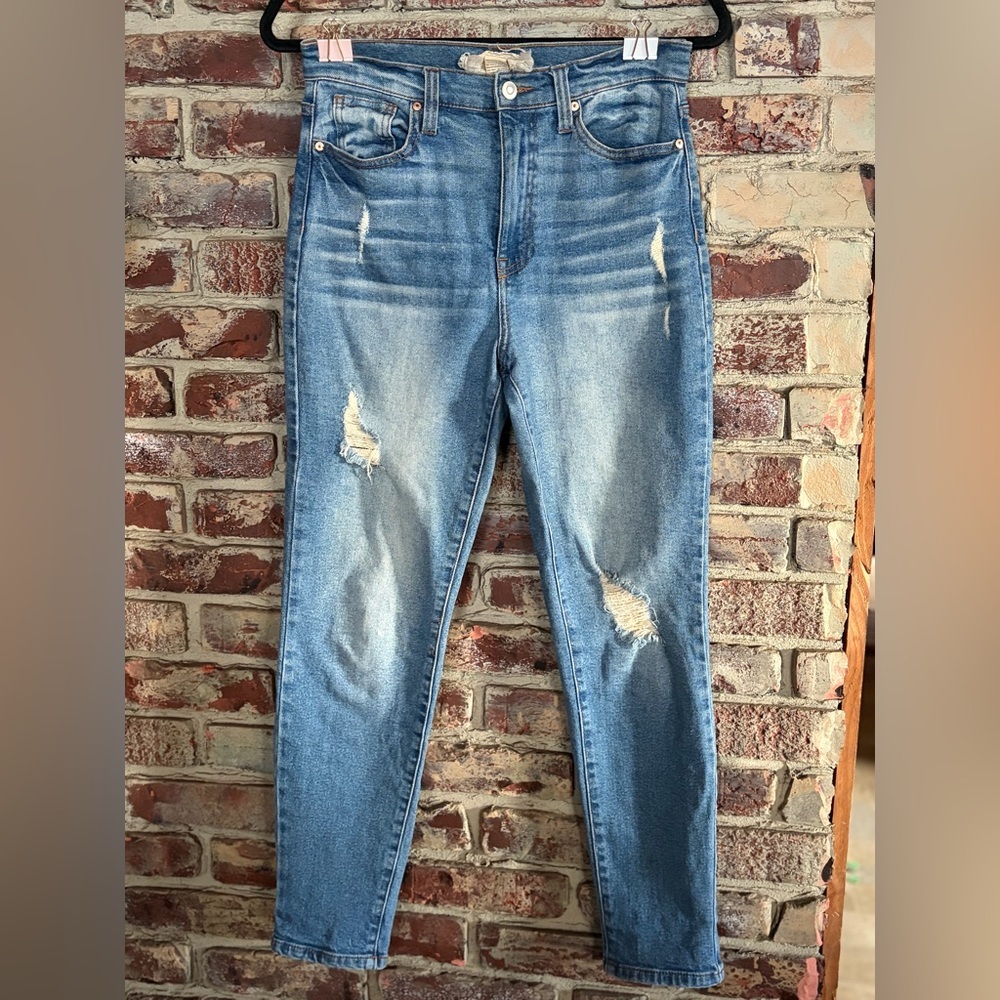 Altar’d State Distressed Skinny Jeans Light Wash High Rise Size 27